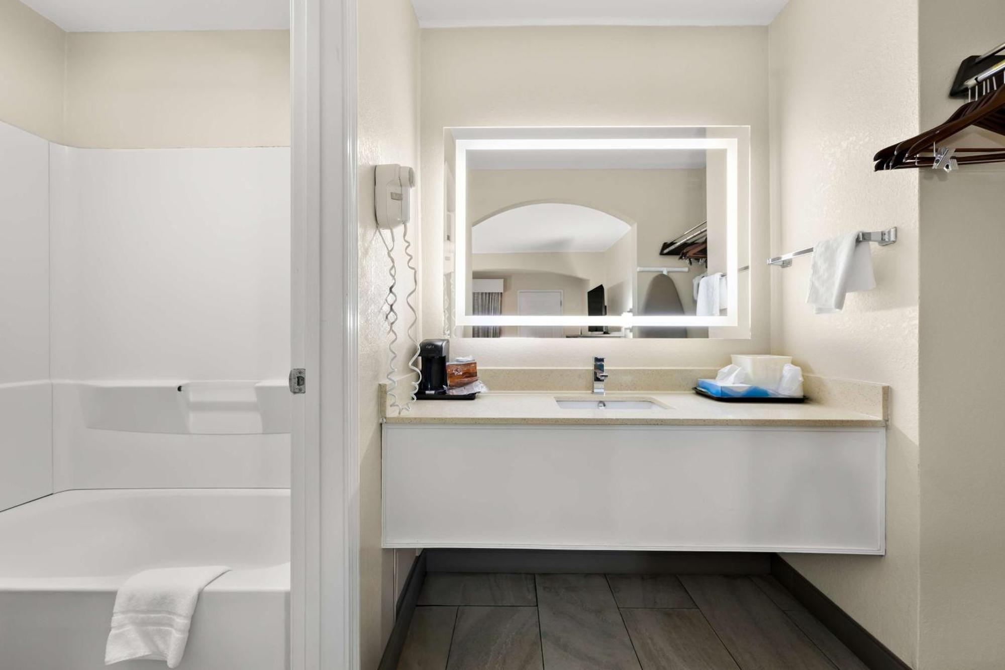 Best Western Catalina Inn Tuscaloosa Εξωτερικό φωτογραφία
